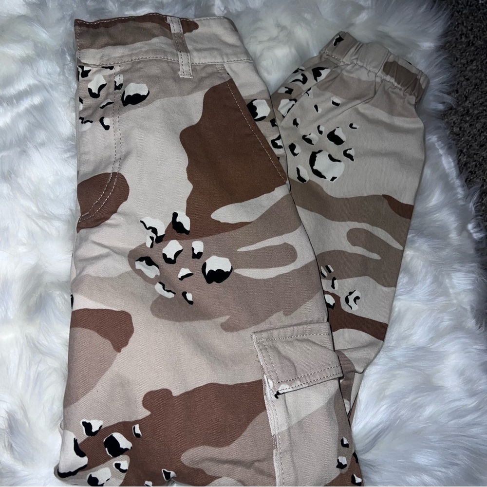 Forever 21 Camouflage Army Print Cargo Tan Khaki Size S